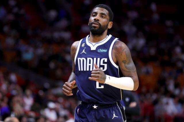 冷静沉着的 冷静沉着的