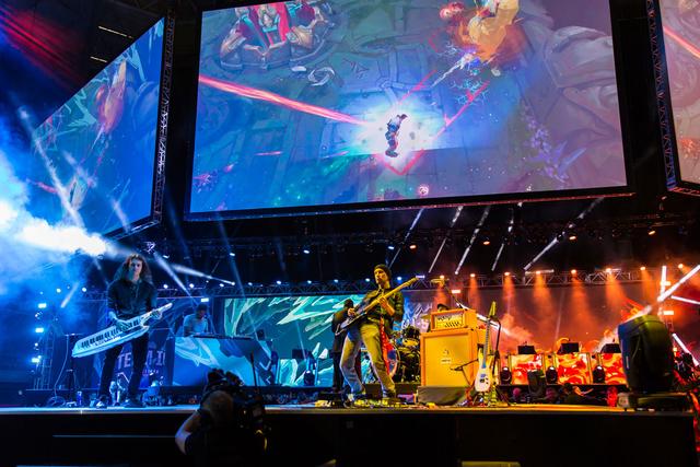 持续吸引 持续吸引